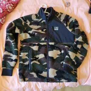 American Eagle Camo Teddy Fleece Jacket